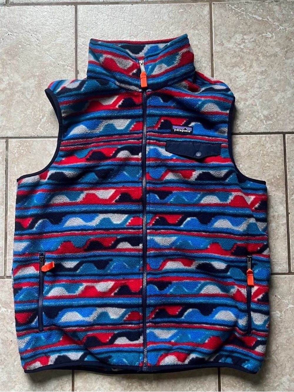 Patagonia Synchilla snap -T Men's Fleece Vest in Red, Blue & Navy Pattern